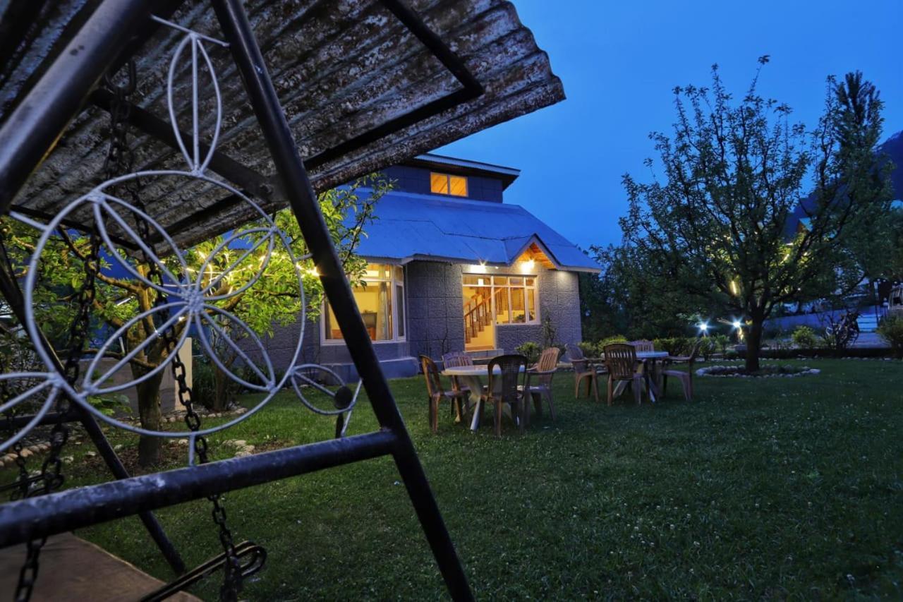 Grey Moustache 4Bhk Villa Manāli Buitenkant foto